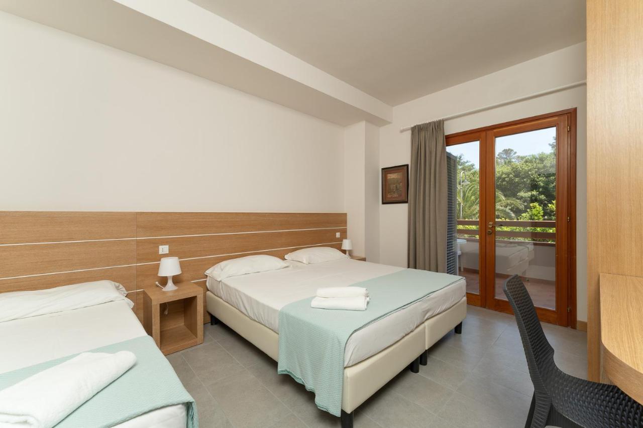Hotel Delfino Procchio  Exterior foto